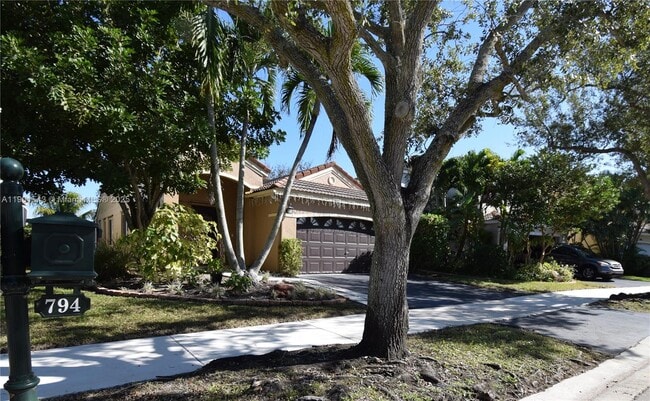 Building Photo - 794 San Remo Dr