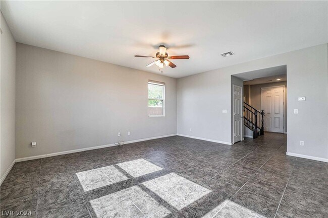 Building Photo - 10364 Sipple St