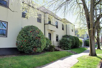 Building Photo - 2310 SE 22nd Ave