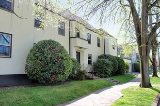 Building Photo - 2310 SE 22nd Ave
