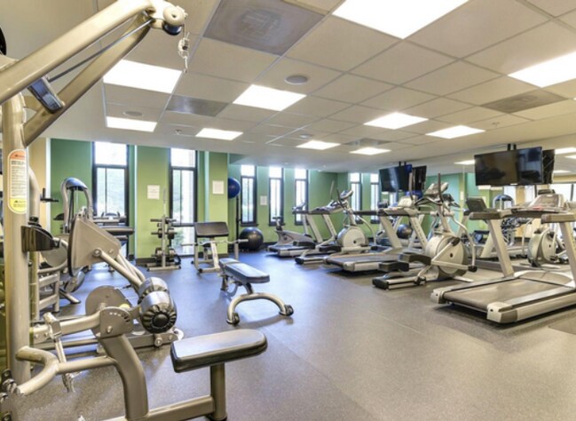 Foto del edificio - 4301 Military Rd NW