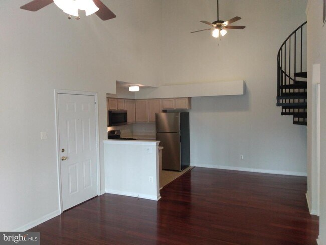 Foto del edificio - 1336 Tristram Cir