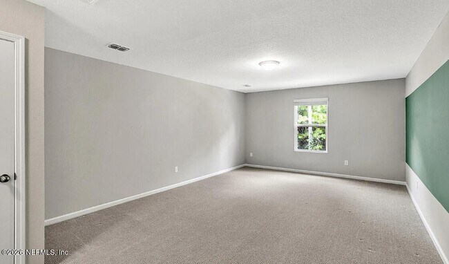 Foto del edificio - 2651 Firethorn Ave