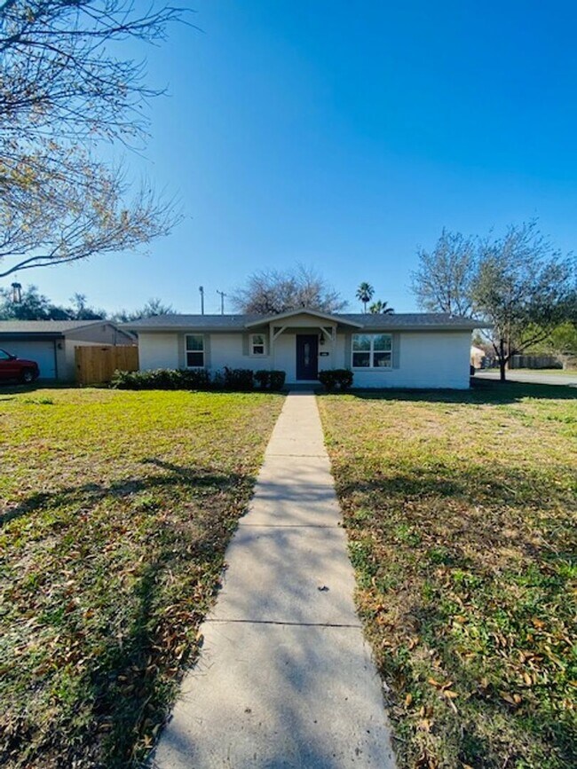 Building Photo - 521 Vine Ave