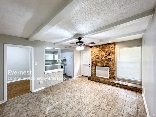 Foto del edificio - 3606 Clearbrook St