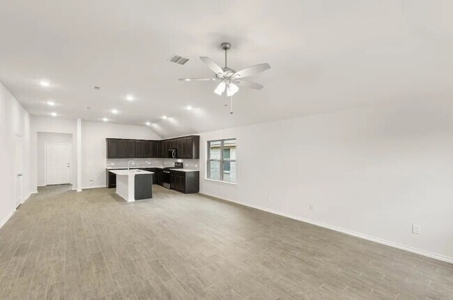 Foto del edificio - 2841 Hay Ln