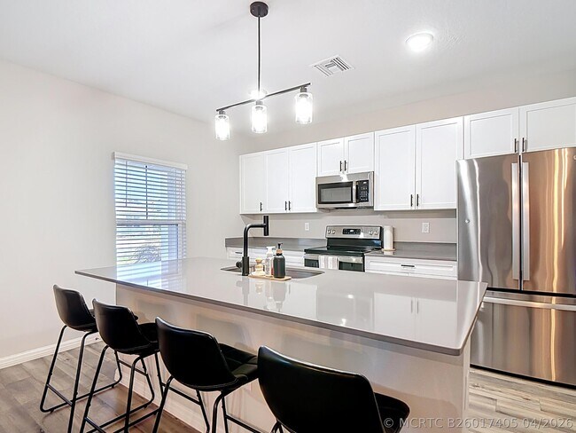 Foto del edificio - 1504 Hummingbird Rd
