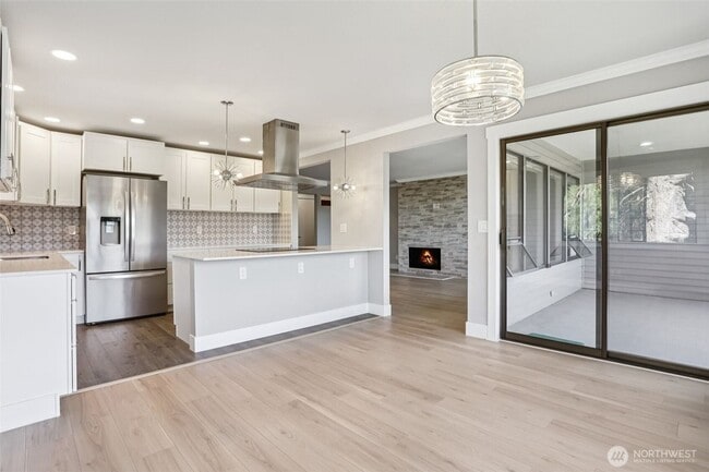 Building Photo - Newly remodeled Juanita Gem!