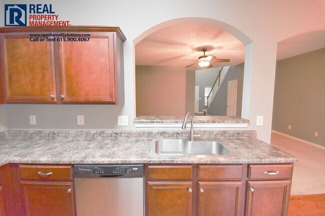 Foto del edificio - Wonderful 3 bedroom townhome! Attached gar...