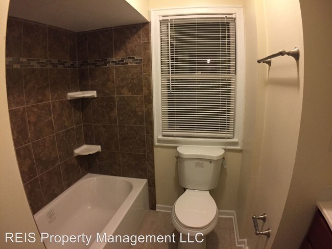 Foto del edificio - 4902 N 66th St