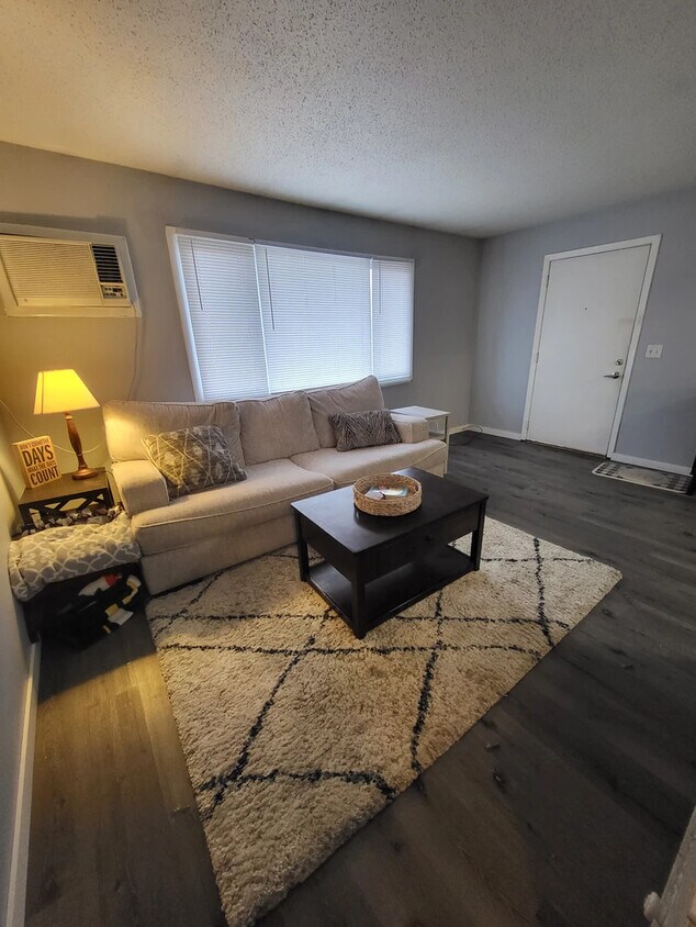 Foto principal - 802 7th St