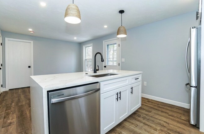 Building Photo - 12 Settlers Ln