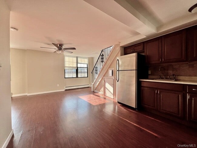 Building Photo - 2 Audrey Ave