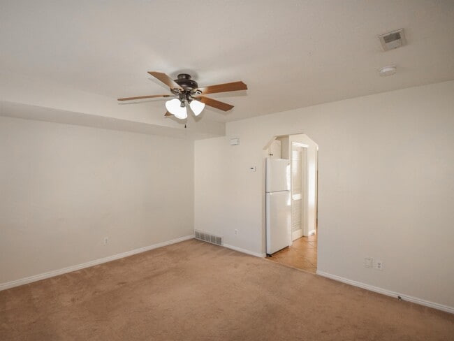 Building Photo - 262 W 1395 S