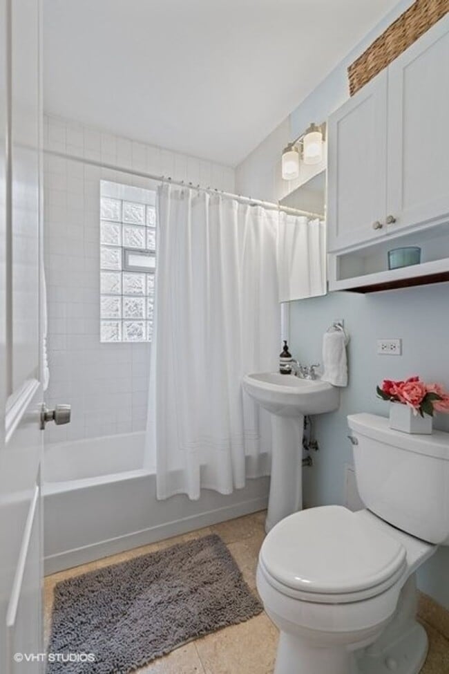 Building Photo - Prime Southport Corridor 1 bedroom, 1 bath