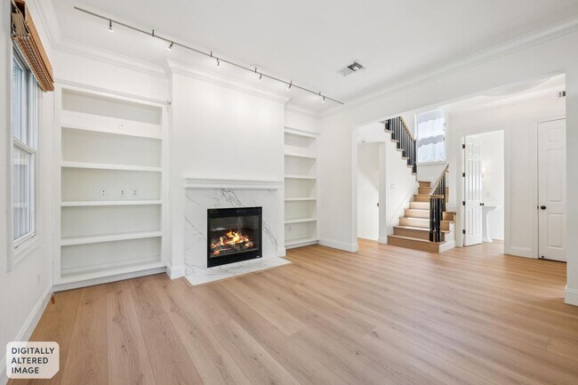 Foto del edificio - Luxurious Home in Downtown Palo Alto Available Now