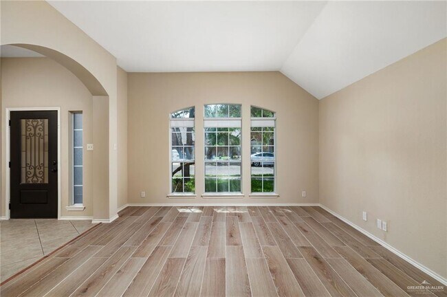 Building Photo - 3007 San Rafael St