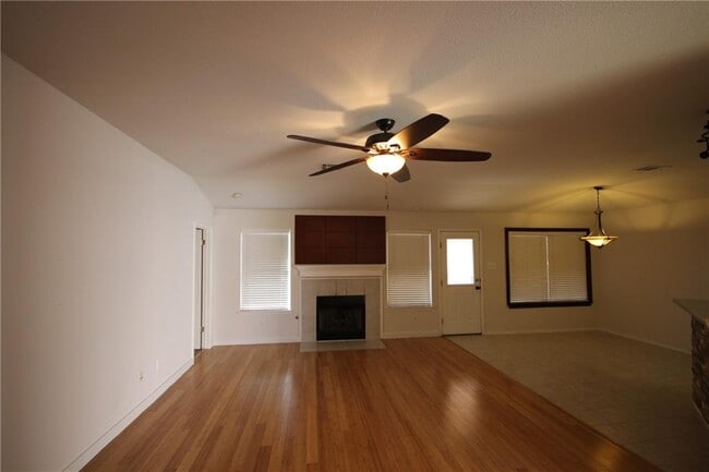 Building Photo - 14701 Rumfeldt St