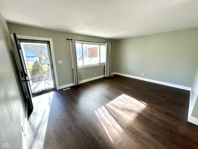 Building Photo - 154 Pearl St