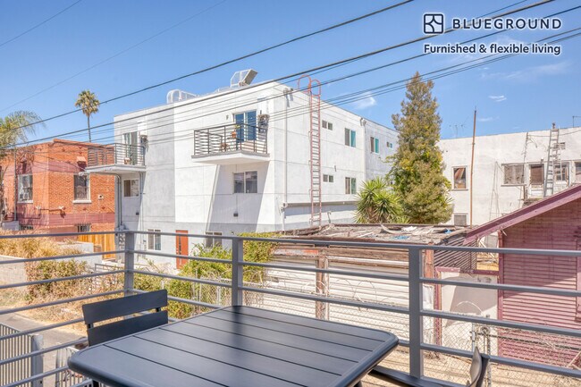 Foto del edificio - 5925 Barton Ave