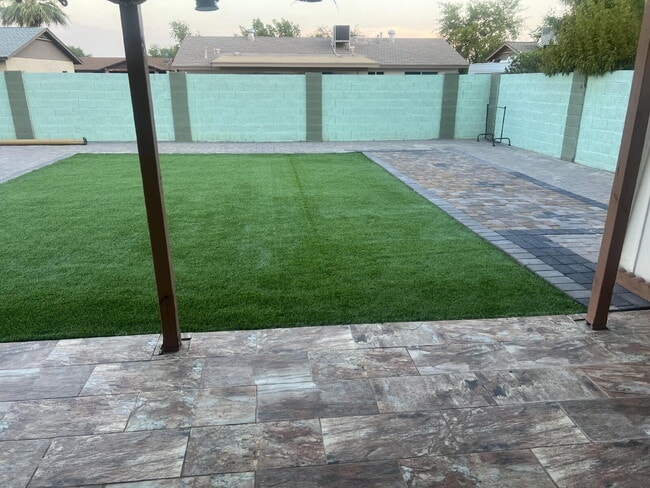 Building Photo - Desert Valley Estates Charm