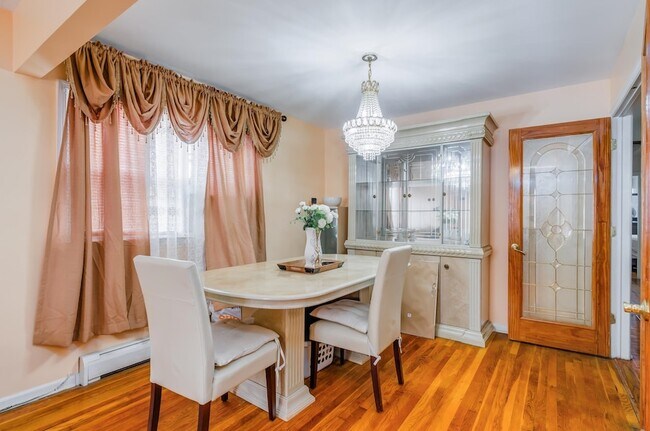 Foto del edificio - 310 Cator Ave