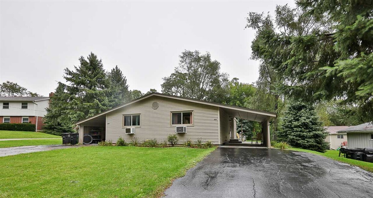 886 Chapel Dr Unit 886, Milton, WI 53563 Condo for Rent in Milton, WI