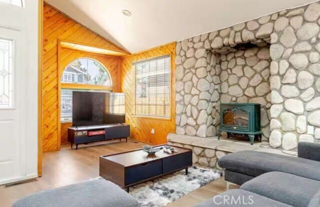 Building Photo - 1244 Panorama Dr