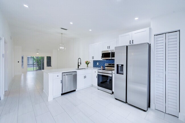 Foto del edificio - 8603 Overset Ln