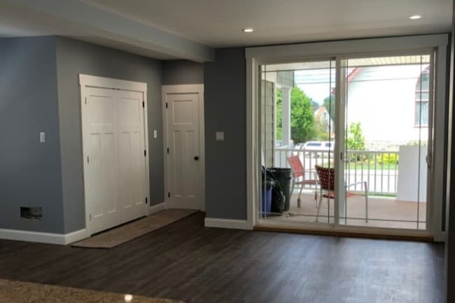 Living - 30 Waterloo Ave