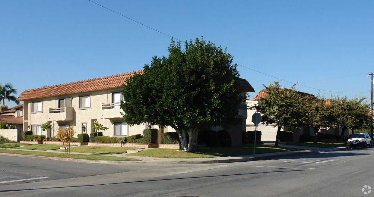 Building Photo - 3631-3647 Green Ave