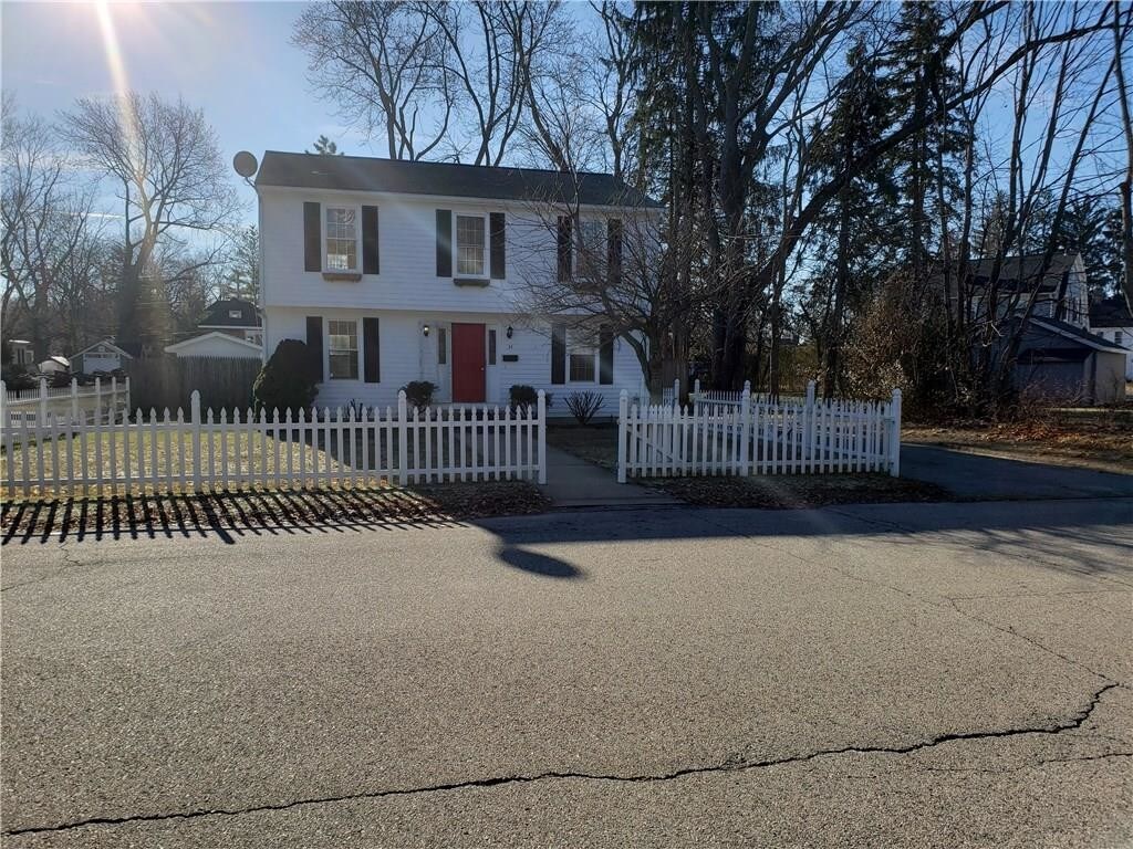 Primary Photo - 34 Chaffee St