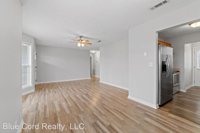 Foto del edificio - 3 br, 2 bath House - 945 Van Buren Avenue