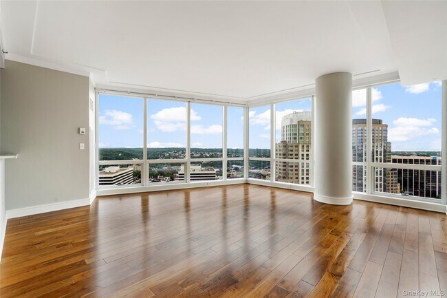 Building Photo - 1 Renaissance Square