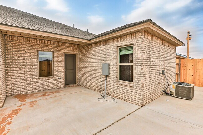 Foto del edificio - "Charming 2-Bed, 2-Bath Oasis with 1,227 Sq Ft of Comfort in Wolfforth!"