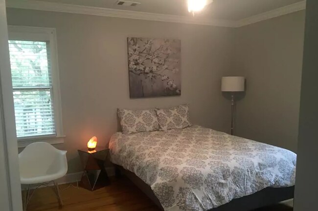 Foto del edificio - 935 Greenwood Ave NE