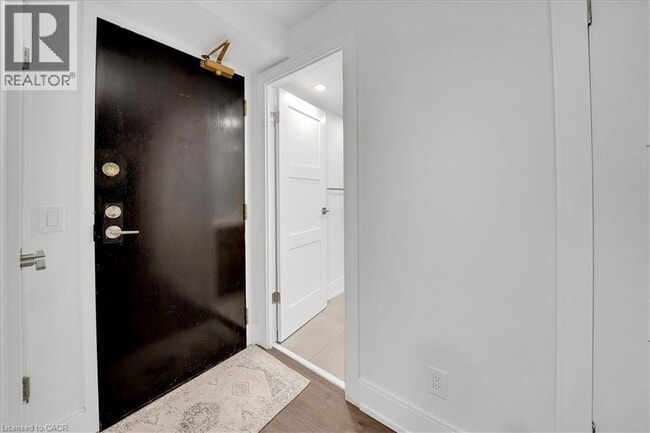 Building Photo - 51 Lower Simcoe St