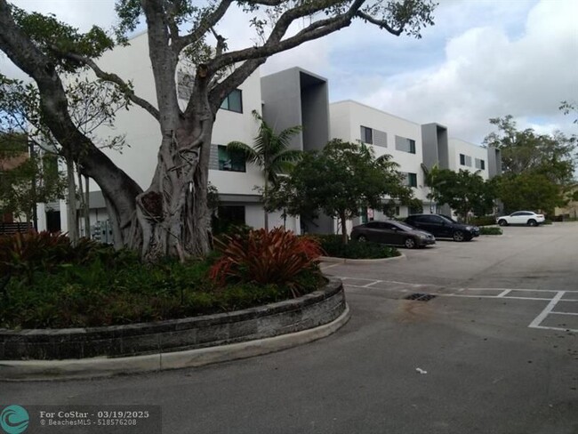 Foto del edificio - 3050 NW 68th St