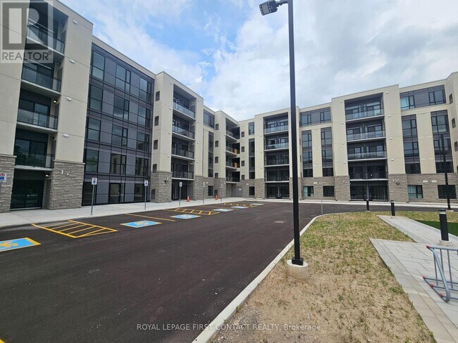Photo du bâtiment - 50-350 Herrick Ave