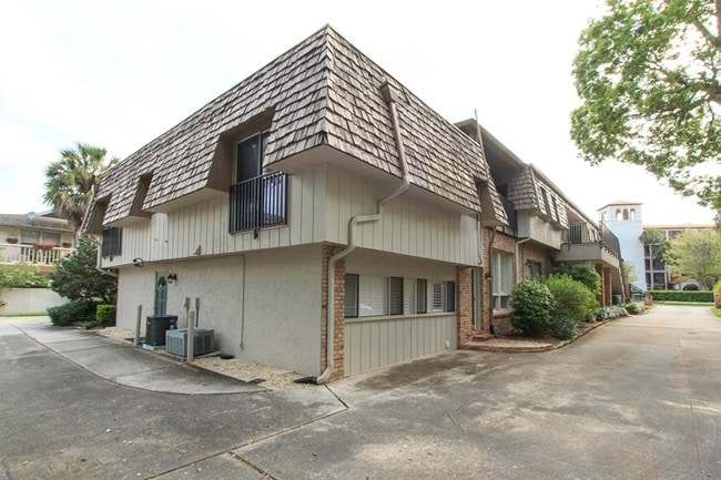Building Photo - 125 S Interlachen Ave