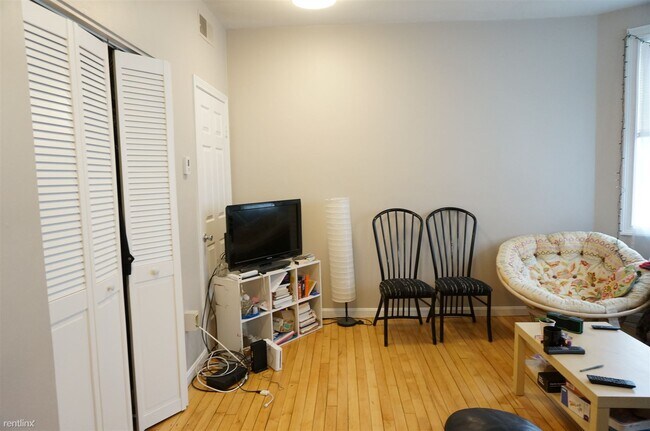 Building Photo - 3 br, 1 bath  - 7 Lorraine Ter 2
