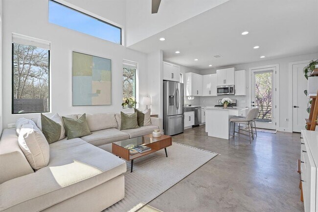 Foto del edificio - 1168 Ridgeway Dr