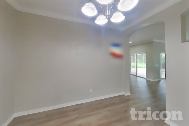 Foto del edificio - 16651 Midsummer Ln