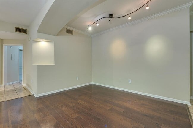 Building Photo - 9525 N Capital of Texas Hwy