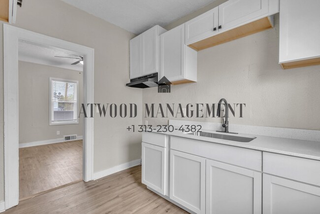 Foto del edificio - This beautifully updated 4-bedroom, 2-bath single-family home is ready for move-in!