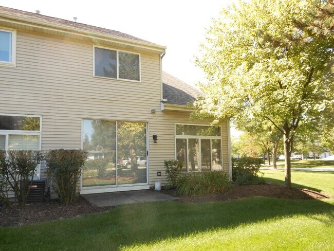 Building Photo - 801 S Addison Ave