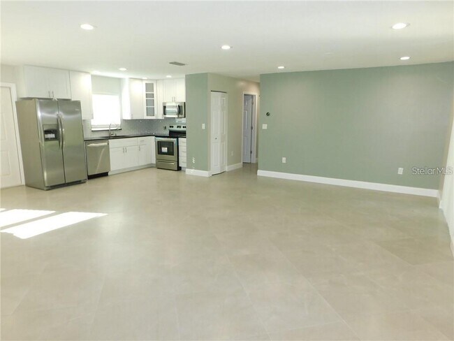 Foto del edificio - 5812 Erin Ln S