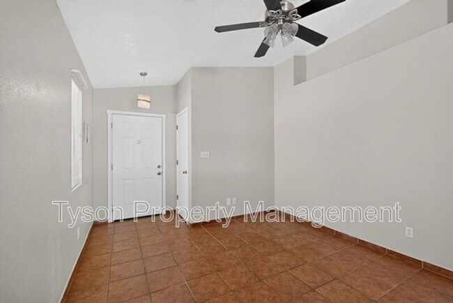 Foto del edificio - 1609 Rolling Rock Pl SW