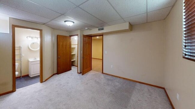 Building Photo - 1109 E Indiana Ave