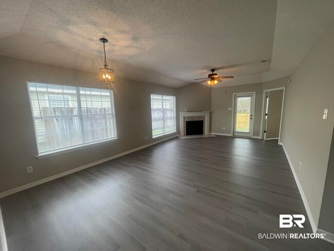 Building Photo - 706 Crystal Wells Ct N